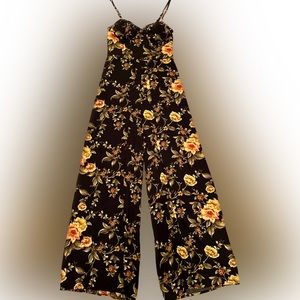 Xhiloration black floral jumpsuit, pantsuit, romper, spaghetti strap, XS NWOT